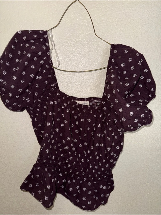 Universal Thread Tops - Universal Thread Plum Floral Puff Sleeve Peplum Top